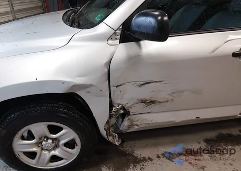 2010 Toyota Rav4 z USA, uszkodzony, nr VIN JTMBF4DV4AD032951